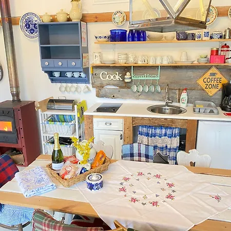 Vakantiehuis Caloroczny Blisko Lasu I Morza Na Urokliwej Dzialce 4300 M2 *