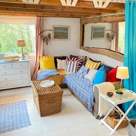 Caloroczny Blisko Lasu I Morza Na Urokliwej Dzialce 4300 M2 * グダニスク